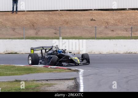 Winton, Australia, 11 giugno 2023. Winston Smith (28) di Versa Motorsport ritirò la sua S5000 dopo aver incontrato un incidente durante la gara 2 del Campionato Australiano piloti S5000 allo Shannons SpeedSeries 2023 - Round 4 al Winton Motor Raceway il 11 giugno 2023 a Winton, Australia. Credit: Santanu Banik/Speed Media/Alamy Live News Foto Stock