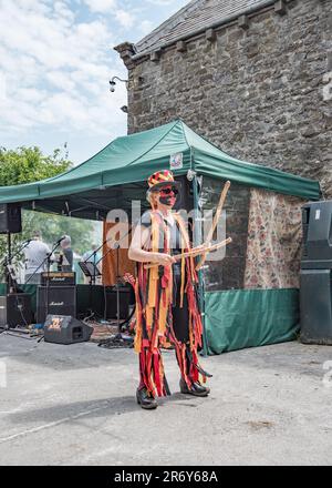 Spettacolo dei Flagcrackers di Craven al Cappelside Farm Open Farm Day tenutosi a Rathmell (North Yorkshire) il 11th giugno 2023. Foto Stock