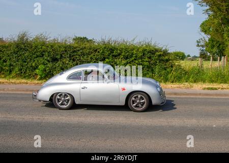 1958, Fifties, 50s, Silver PORSCHE benzina 1582 cc Classic & Performance Motor Show a Hoghton Tower; Supercar Showtime giugno 2023 Foto Stock