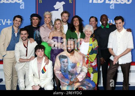 10 giugno 2023, North Hollywood, CA, USA: LOS ANGELES - 10 GIUGNO: Phil Dunster, Stephen Manas, James Lance, Charlie Hiscock, Hannah Waddingham, Tempio di Juno, David Elsendoorn, Kola Bokinni, Cristo FernaÌndez, Annette Badland, Jeremy Swift, Moe Jeudy-Lamour, Billy Harris all'evento FYC della Stagione 3 di Ted Lasson della Apple+ TV al Saban Media Center il 10 giugno 2023 a North Hollywood, CA (Credit Image: © Kay Blake/ZUMA Press Wire) SOLO PER USO EDITORIALE! Non per USO commerciale! Foto Stock