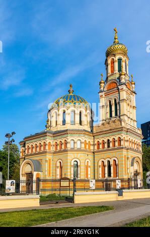 Lodz, Polonia - 21 maggio 2023: Alexander Nevsky Cattedrale ortodossa orientale in via Kilinskiego nel centro storico industriale della città vecchia di Lodz Foto Stock