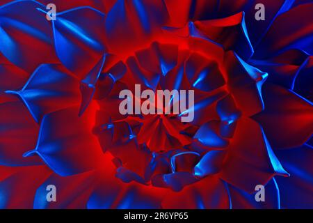Sfondo astratto. Bocciolo di fiori con foglie blu e retroilluminazione rossa. Primo piano con fiori artificiali a schermo intero. Foto Stock