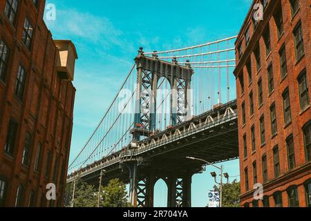 L'iconico ponte di Manhattan da Washington Street Brooklyn Foto Stock