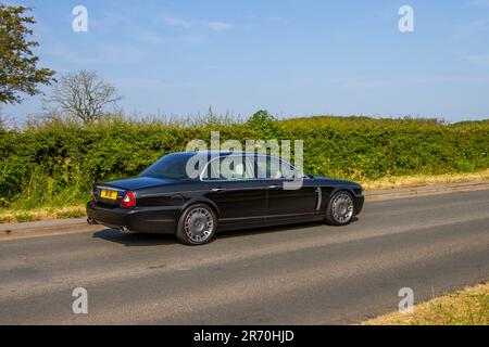 Jaguar XJ Sport Diesel berlina 2007 nera Tdvi; al Classic & Performance Motor Show alla Hoghton Tower; Supercar Showtime giugno 2023 Foto Stock