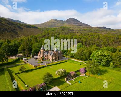 Vista aerea del Torridon Hotel a Ross and Cromarty, Highlands scozzesi, Scozia, Regno Unito Foto Stock