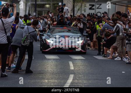 Gumball 3000 Supercar rally in visita alla nuova batteria Power Station, Londra. Auto costosa in mostra per gli appassionati di auto. Lamborghini Huracán Foto Stock