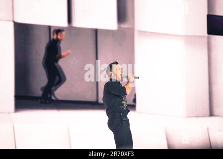 Torino, Italia. 10 giugno 2023. Il cantante italiano Tiziano ferro si è esibito dal vivo sul palco dello Stadio Grande Torino. Credito: Andrea Pinna Foto Stock