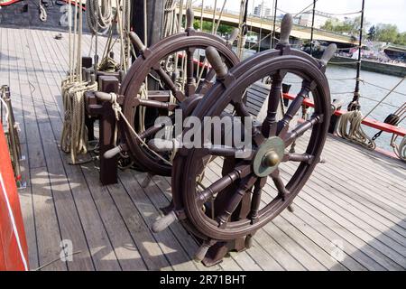 Rouen, Francia. 10th giugno, 2023. Etoile du Roy (Francia) - raccolta di navi alte, barche e navi militari per l'ottava edizione dell'Armada Foto Stock