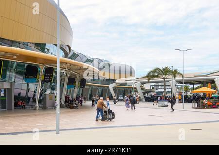 Aeroporto internazionale di Faro, con turisti e viaggiatori, Algarve, Portogallo Foto Stock