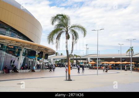 Aeroporto internazionale di Faro, con turisti e viaggiatori, Algarve, Portogallo Foto Stock