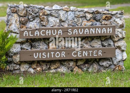 Cartello d'ingresso per l'Alachua Savannah Visitor Center presso il Paynes Prairie Preserve state Park di Micanopy, Florida. (USA) Foto Stock