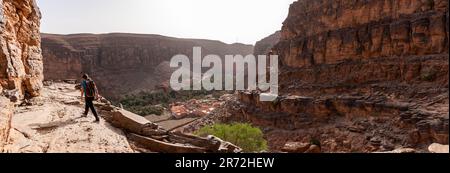 Vista panoramica della famosa gola di Amtoudi sulle montagne dell'Anti-Atlante, Marocco Foto Stock