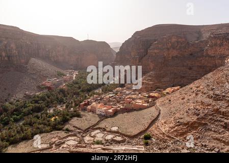 Vista panoramica della famosa gola di Amtoudi sulle montagne dell'Anti-Atlante, Marocco Foto Stock