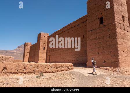 Bellissimo castello medievale a Tamenougalt nella valle del Draa in Marocco Foto Stock