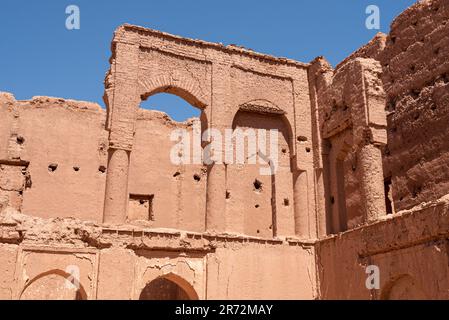 Bellissimo castello medievale a Tamenougalt nella valle del Draa in Marocco Foto Stock