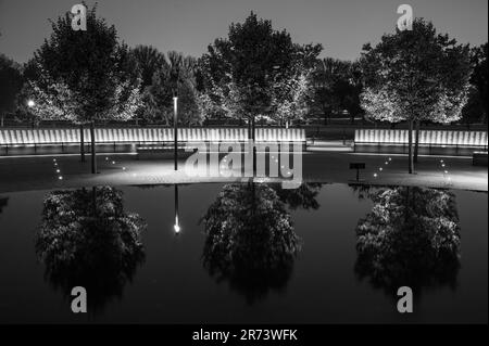 Il Korean Veterans War Memorial dopo il tramonto a Washington DC Foto Stock