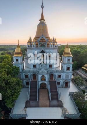 26 marzo 2023 - Distretto 9, ho chi Minh City: La Pagoda di Buu Long è un tempio con una combinazione di culture thailandesi, indiane e vietnamite. Foto Stock