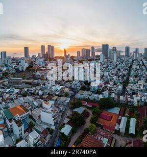 5 giugno 2023: Vista panoramica della città costiera di Nha Trang, Vietnam Foto Stock