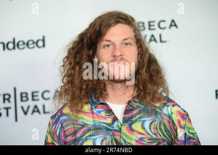 Blake Anderson Walking the Red carpet alla prima del film 'First Time Female Director' al Tribeca Festival, New York, NY, 12 giugno 2023. (Foto di Efren Landaos/Sipa USA) Foto Stock