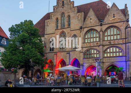 Hildesheim, piazza Markt, Municipio, ristorante nella regione Hannover, bassa Sassonia, Germania Foto Stock