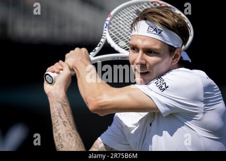 ROSMALEN - Alexander Bublik (KAZ) in azione contro David Goffin (bel) il secondo giorno del torneo di tennis Libema Open a Rosmalen. LEVIGATRICE AP KING Foto Stock