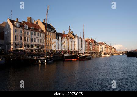 Nyhavn con case colorate, è considerata la più importante vista a Copenaghen, Danimarca Foto Stock