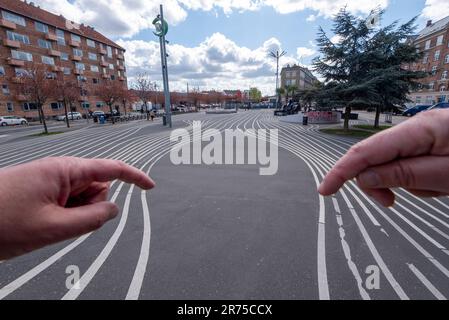 Superkilen, skate Park pubblico con linee bianche, Copenaghen, Danimarca Foto Stock