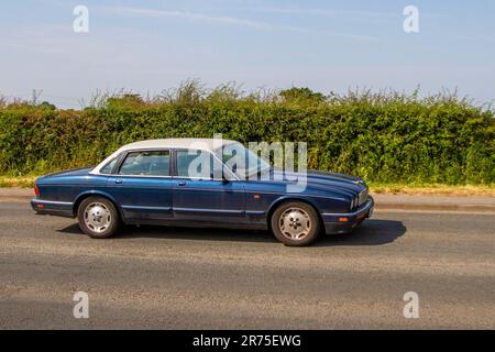 1996 90s anni '90 Jaguar XJ Executive XJ6 SWB Auto berlina benzina 3239 cc; al Classic & Performance Motor Show alla Hoghton Tower; Supercar Showtime giugno 2023 Foto Stock