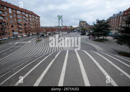 Superkilen, skate Park pubblico con linee bianche, Copenaghen, Danimarca Foto Stock