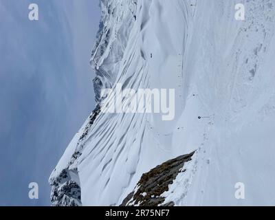 Neve mondo invernale sul Arlberg, Lech, Rüfikopf, stazione sciistica Arlberg, Ski Arlberg, St Anton, St. Christoph, Stuben, Zürs, Lech, paesaggio invernale, piste da sci, cielo blu, sole, montagne, natura, Attività, Lech am Arlberg, Vorarlberg, Austria Foto Stock