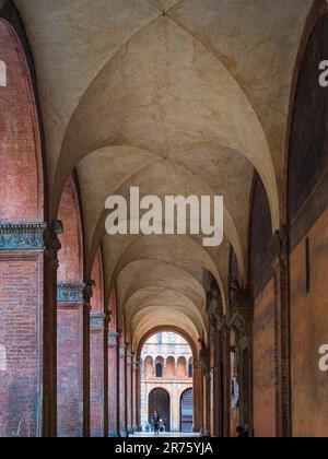Italia, Bologna, strada maggiore, portici Foto Stock