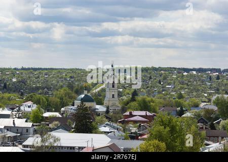 Kolomna, regione di Mosca, Russia. 10 maggio 2023: Vista panoramica aerea delle strade e dei luoghi di interesse della città. Foto Stock