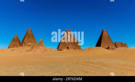 le piramidi nubiane delle faraone nere vicino a jebel barkal a karima in sudan Foto Stock