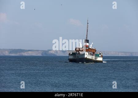 Porthcawl, Galles del Sud. REGNO UNITO. 13 giugno 2023 . PS Waverley arriva questo pomeriggio. La nave del 1946 è stata recentemente restaurata ed è l'unica vaporiera funzionante al mondo. Credit: Andrew Bartlett/Alamy Live News Foto Stock