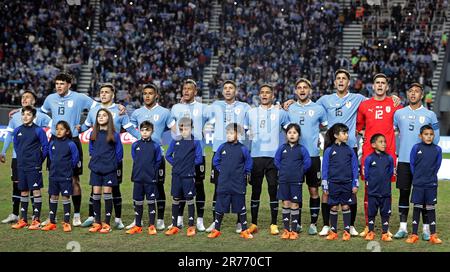 I calciatori dell’Uruguay cantano l’inno nazionale prima della finale della Coppa del mondo FIFA U-20 Argentina 2023 contro l’Italia allo stadio Diego Armando Maradona di la Plata, in Argentina, il 11 giugno 2023. Foto Stock