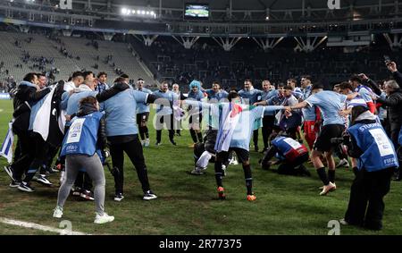 I giocatori dell’Uruguay festeggiano dopo aver sconfitto l’Italia 1-0 e diventano campione durante la finale di calcio della Coppa del mondo Argentina 2023 FIFA U-20, che si terrà il 11 giugno 2023 allo stadio Diego Armando Maradona di la Plata (Argentina). Foto Stock