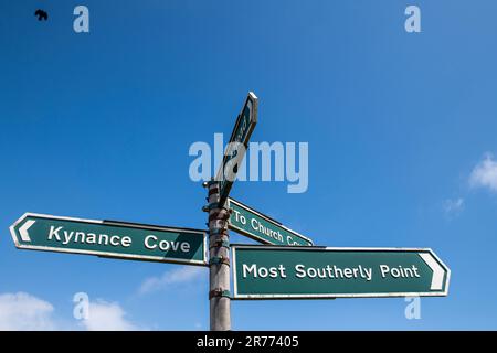 Road signs for Kynance Cove and the UK's Most Southerly Point located at the Lizard in Cornwall, England, UK Foto Stock
