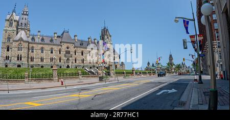 Il West Block su Partliament Hill, residenza temporanea della Camera dei Comuni Canadesi, Ottawa, Ontario, Canada il 27 maggio 2023 Foto Stock