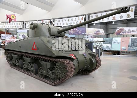 WW2 US M4 Sherman Firefly, The Tank Museum, Bovington Camp, Dorchester, Dorset, Inghilterra, Gran Bretagna, Regno Unito, Regno Unito, Europa Foto Stock