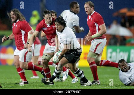 Figi’s Campese Ma'afu in azione contro il Galles durante una partita Pool D della Coppa del mondo di Rugby 2011, Waikato Stadium, Hamilton, Nuova Zelanda, Domenica, Ottobre 02, 2011. Foto Stock