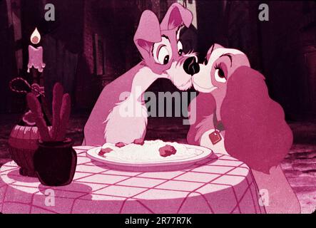 Spaghetti Meal in WALT DISNEY's LADY E IL TRAMP 1955 registi CLYDE GERONIMI WILFRED JACKSON e HAMILTON LUSKE dalla storia di Ward Greene Walt Disney Productions / Buena Vista Film Distribution Company Foto Stock