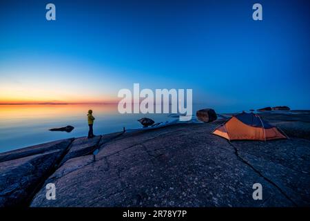 Alba presto sull'isola di Hamnskär, Loviisa, Finlandia Foto Stock