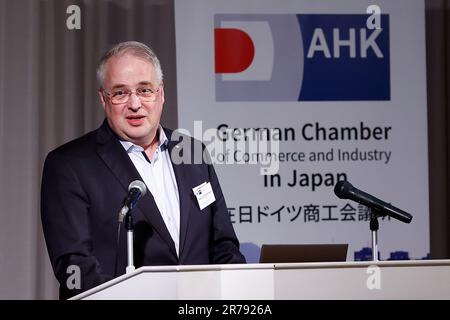14 giugno 2023, Tokyo, Giappone: Marcus SchÃ¼rmann Delegato dell'industria e del commercio tedesco in Giappone e CEO della Camera di commercio e dell'industria tedesca in Giappone (AHK Japan) interviene durante il 2nd° Forum tedesco-giapponese dell'industria 4,0 presso l'InterContinental Tokyo Bay. Lo scopo del Forum di esperti Germania-Giappone Industrie 4,0 di quest'anno è stato quello di evidenziare il reciproco interesse in Industrie 4,0 tra le due nazioni e di scambiare conoscenze su come aiutare e far progredire le imprese mentre digitalizzano le loro attività. Esperti di economia, scienza e politica hanno discusso i recenti sviluppi della fi Foto Stock