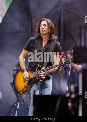 Bologna, Italia. 12th giugno, 2023. Stef Burns durante Vasco Rossi - Vasco Live 2023, Concerto musicale a Bologna, 12 2023 giugno Credit: Independent Photo Agency/Alamy Live News Foto Stock