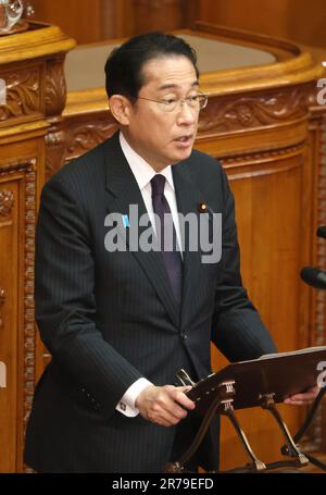 Tokyo, Giappone. 14th giugno, 2023. Il primo ministro giapponese Fumio Kishida risponde a una domanda alla sessione plenaria della Camera superiore alla Dieta Nazionale di Tokyo mercoledì 14 giugno 2023. (Foto di Yoshio Tsunoda/AFLO) Foto Stock