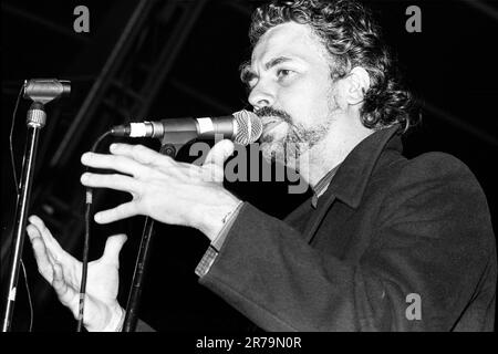 WAYNE COYNE, FLAMING LIPS, 1999: Wayne Coyne della rock band The Flaming Lips Playing at Reading Festival, 29 agosto 1999. La band era in tour con il loro iconico e premiato nono album in studio "The Soft Bulletin". Foto: Rob Watkins Foto Stock