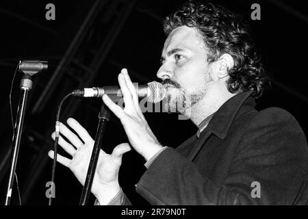 WAYNE COYNE, FLAMING LIPS, 1999: Wayne Coyne della rock band The Flaming Lips Playing at Reading Festival, 29 agosto 1999. La band era in tour con il loro iconico e premiato nono album in studio "The Soft Bulletin". Foto: Rob Watkins Foto Stock