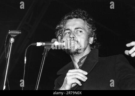 WAYNE COYNE, FLAMING LIPS, 1999: Wayne Coyne della rock band The Flaming Lips Playing at Reading Festival, 29 agosto 1999. La band era in tour con il loro iconico e premiato nono album in studio "The Soft Bulletin". Foto: Rob Watkins Foto Stock