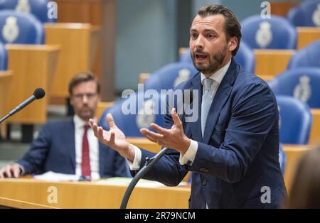 L'Aia, Paesi Bassi. 14 giugno, 2023. Thierry Baudet (FVD) durante un dibattito alla Camera dei rappresentanti sul programma di ricerca "Indipendenza, decolonizzazione, violenza e guerra in Indonesia 1945-1950”. Nel febbraio di quest'anno, Rutte si è scusato per la "violenza estrema” durante la lotta per l'indipendenza dell'ex colonia olandese delle Indie orientali. ANP LEX VAN LIESHOUT/Alamy Live News netherlands out - belgium out Foto Stock