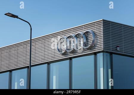 Dettaglio di una concessionaria auto del costruttore automobilistico Audi Foto Stock